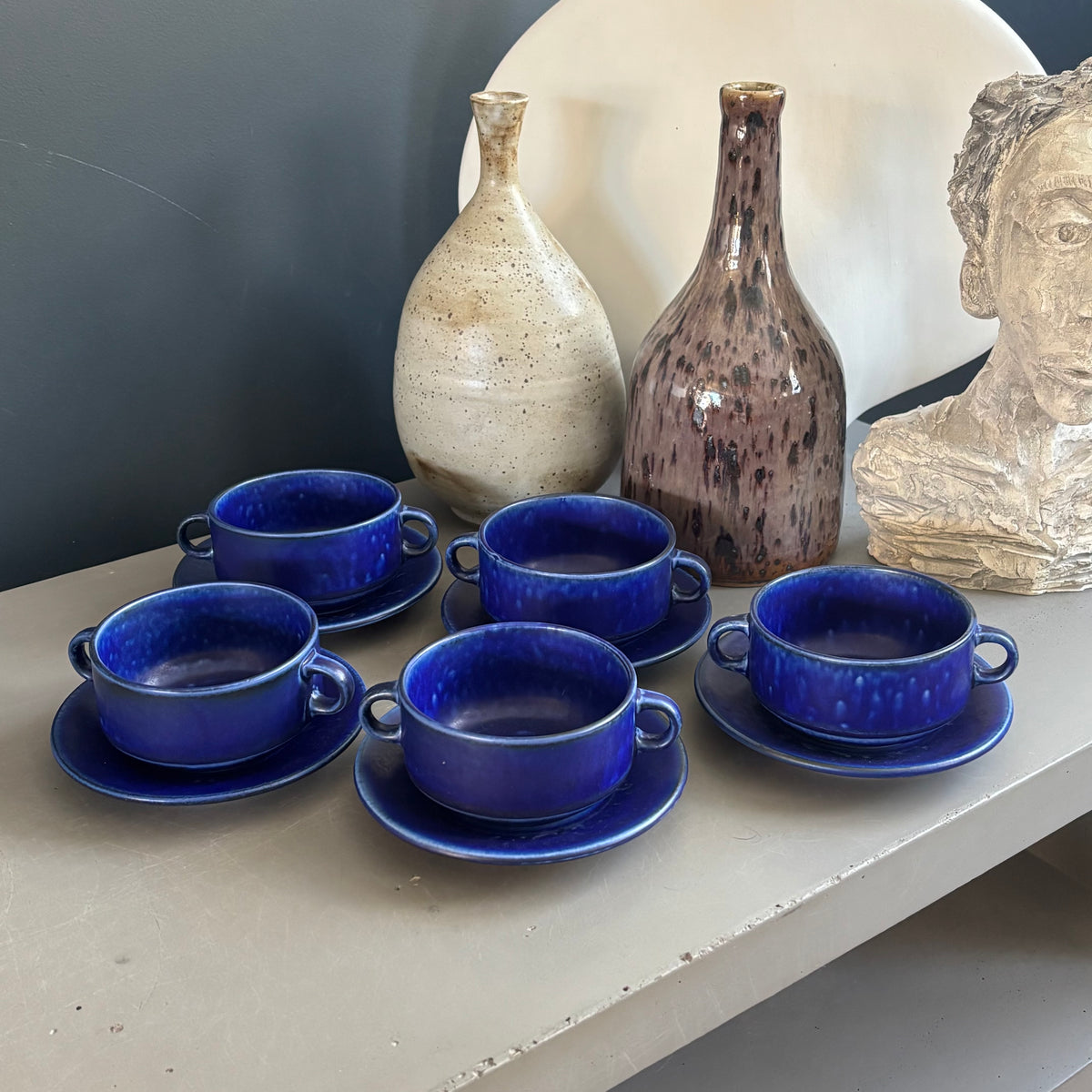 Ensemble de 5 tasses à thé avec soucoupes en céramique bleu Klein - Ref 1393