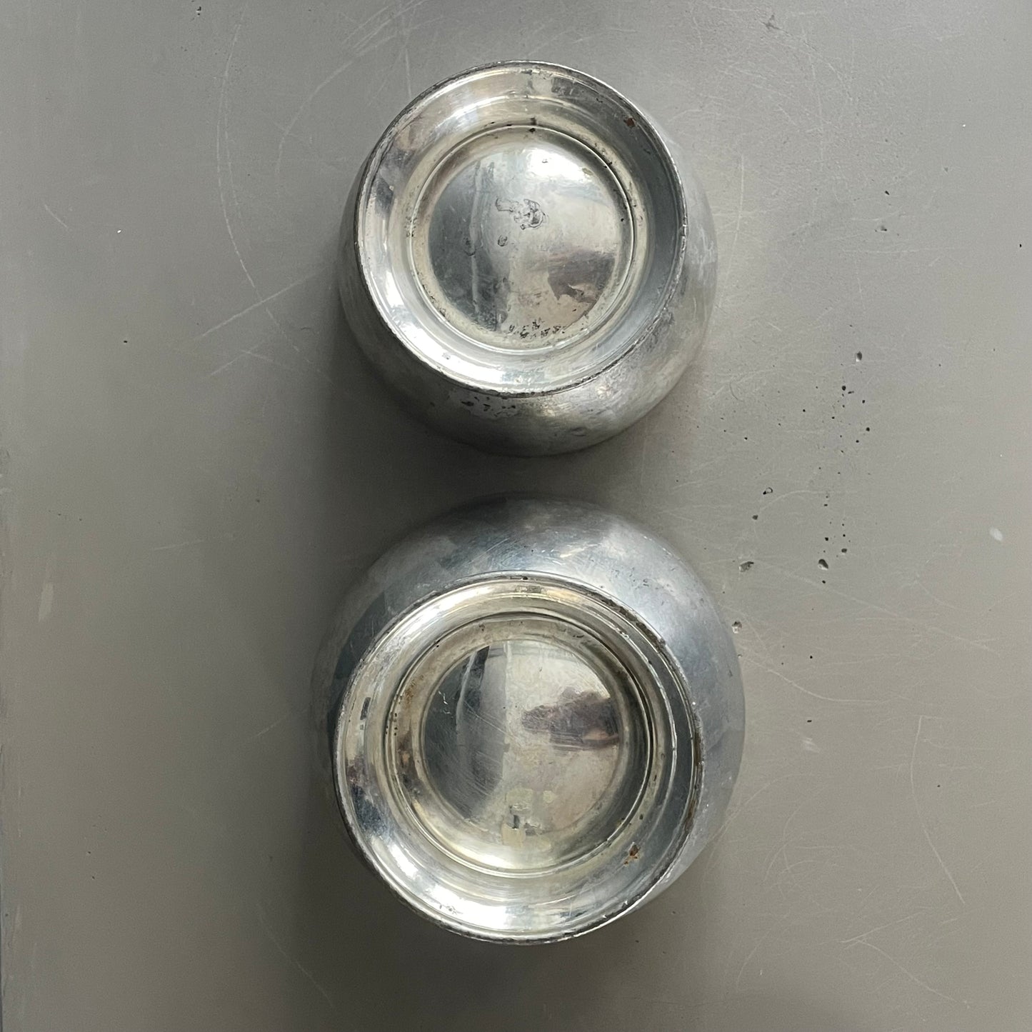 2 pots gigognes en métal argenté Merker - Ref 1091