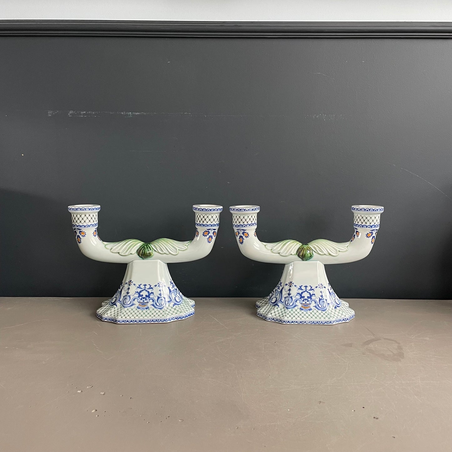 Paire de chandeliers en faïence de Gien - pieds de lampes - Ref 1170