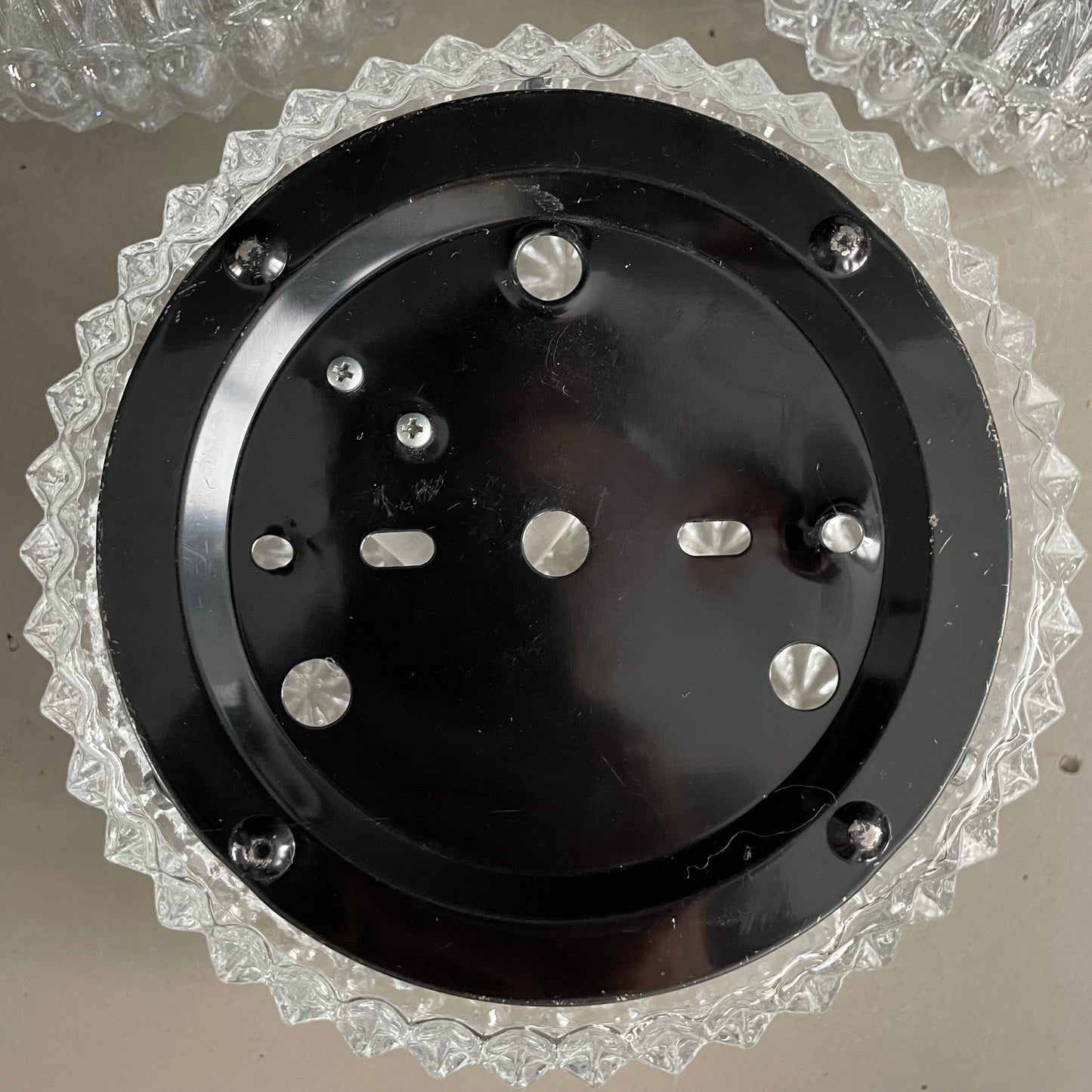 Paire de plafonniers / appliques en verre moulé + 1 globe seul - Ref 1179
