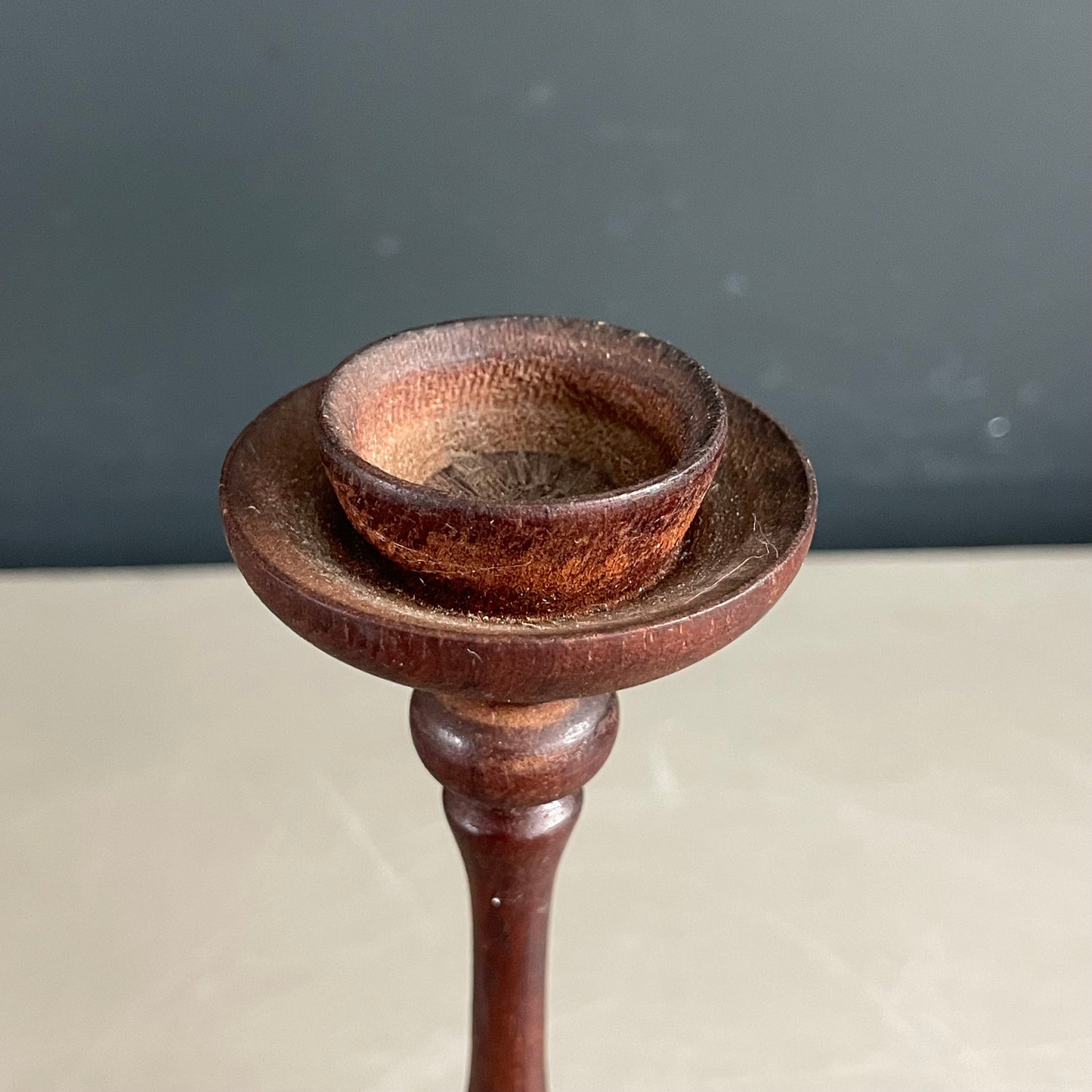 Bougeoir en bois ciselé - 19,5cm - Ref 1172