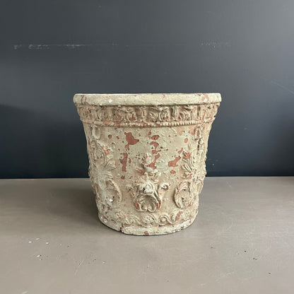 Cache-pot en terre cuite à motifs en relief - Ref 1208