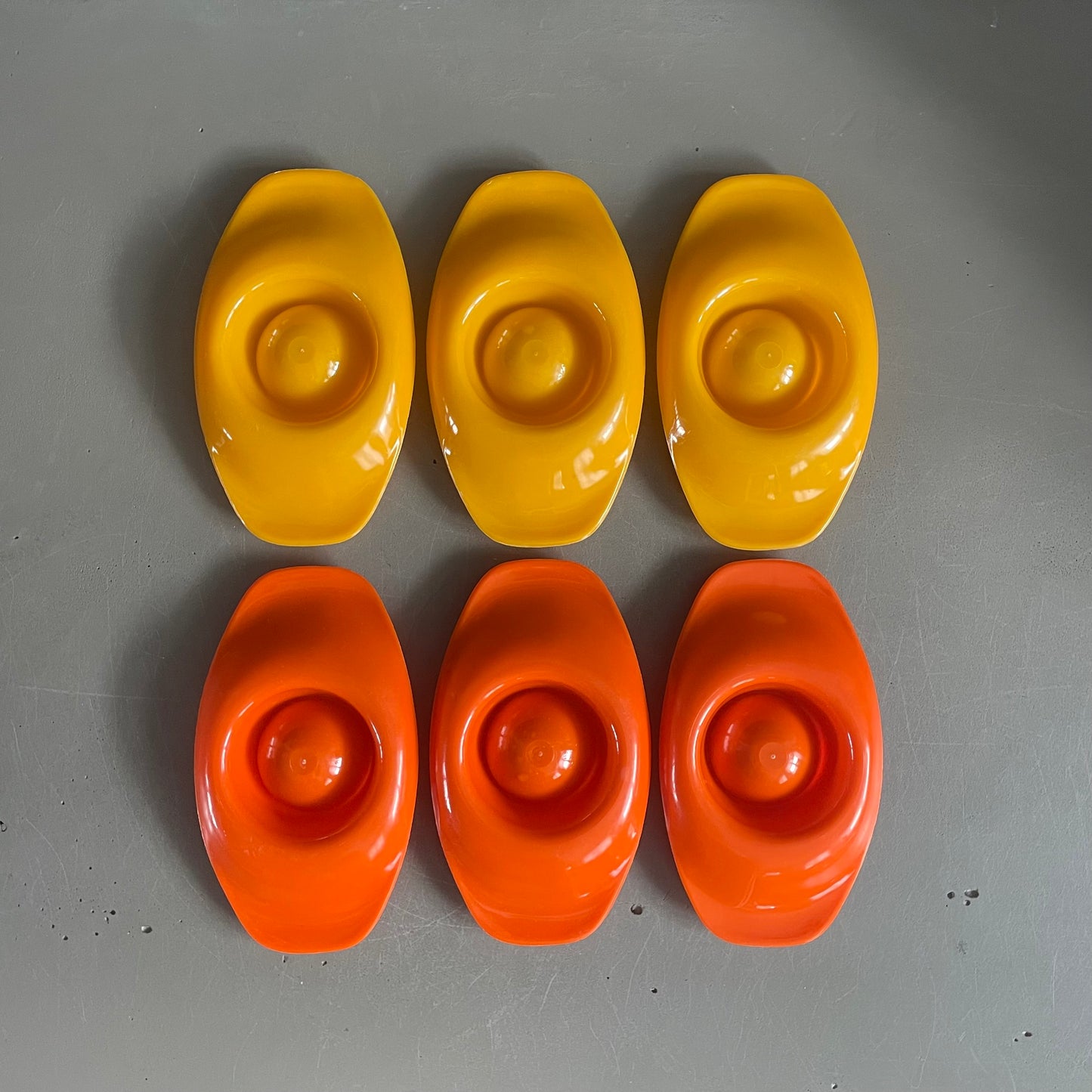 Lot de 9 coquetiers vintage en plastique - Ref 926