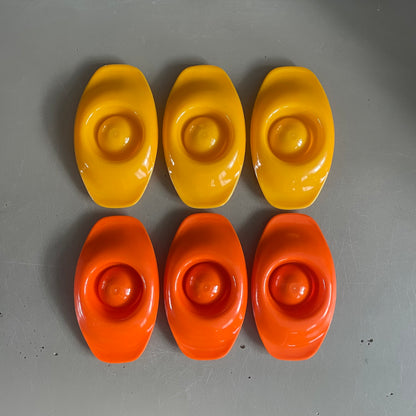 Lot de 9 coquetiers vintage en plastique - Ref 926