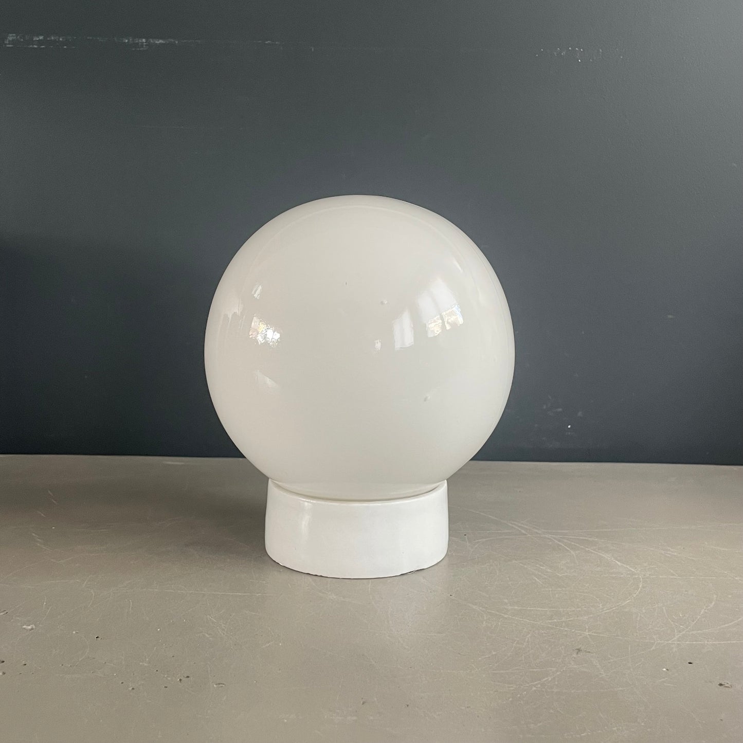 Applique ou plafonnier en porcelaine et verre blanc - Ref 1107