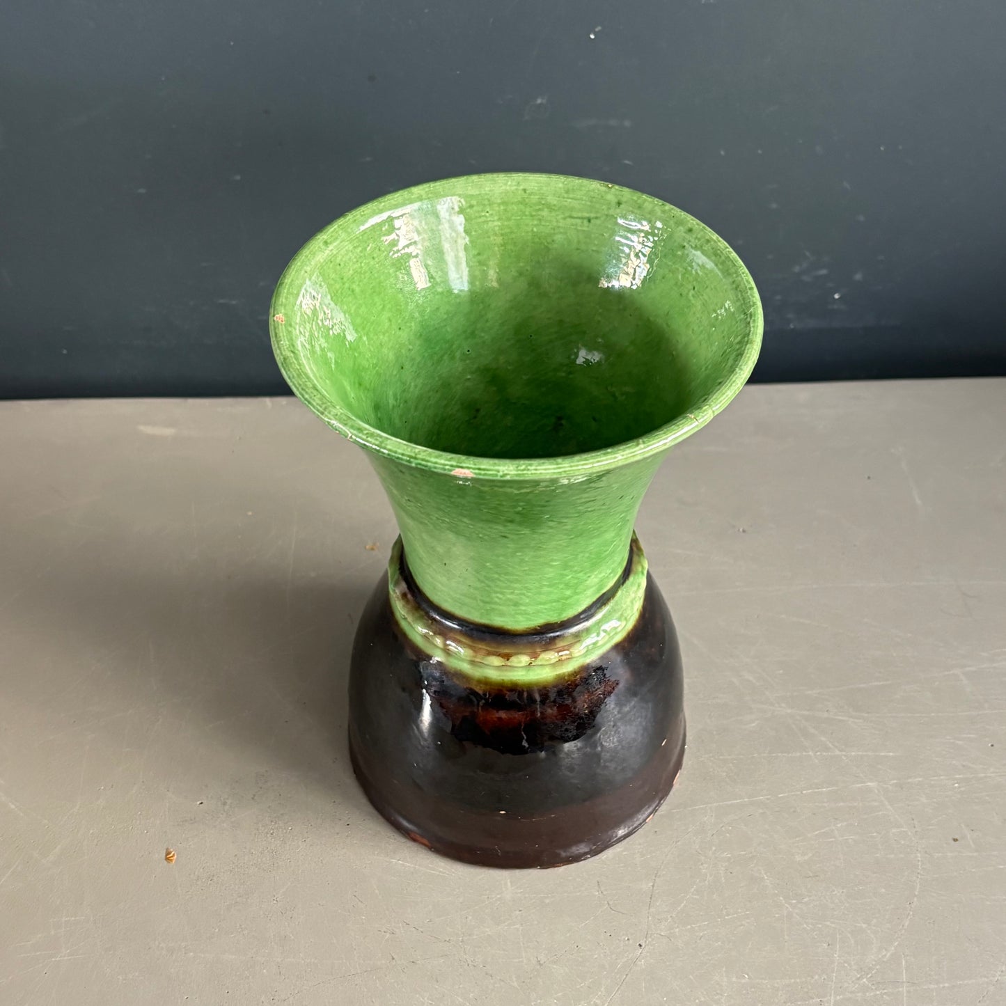 Vase bicolore en terre cuite émaillée - Artisanat savoyard - Ref 1272