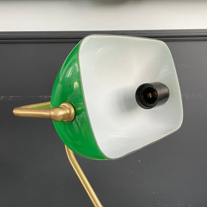 Lampe de bureau abat-jour en verre vert et pied en métal doré - Ref 1188
