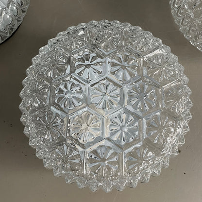Paire de plafonniers / appliques en verre moulé + 1 globe seul - Ref 1179