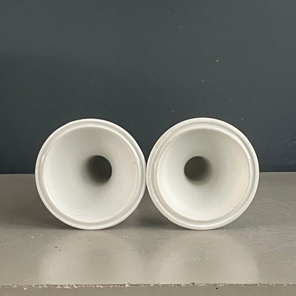 Paire de bougeoirs en porcelaine motif doré - Ref 1111