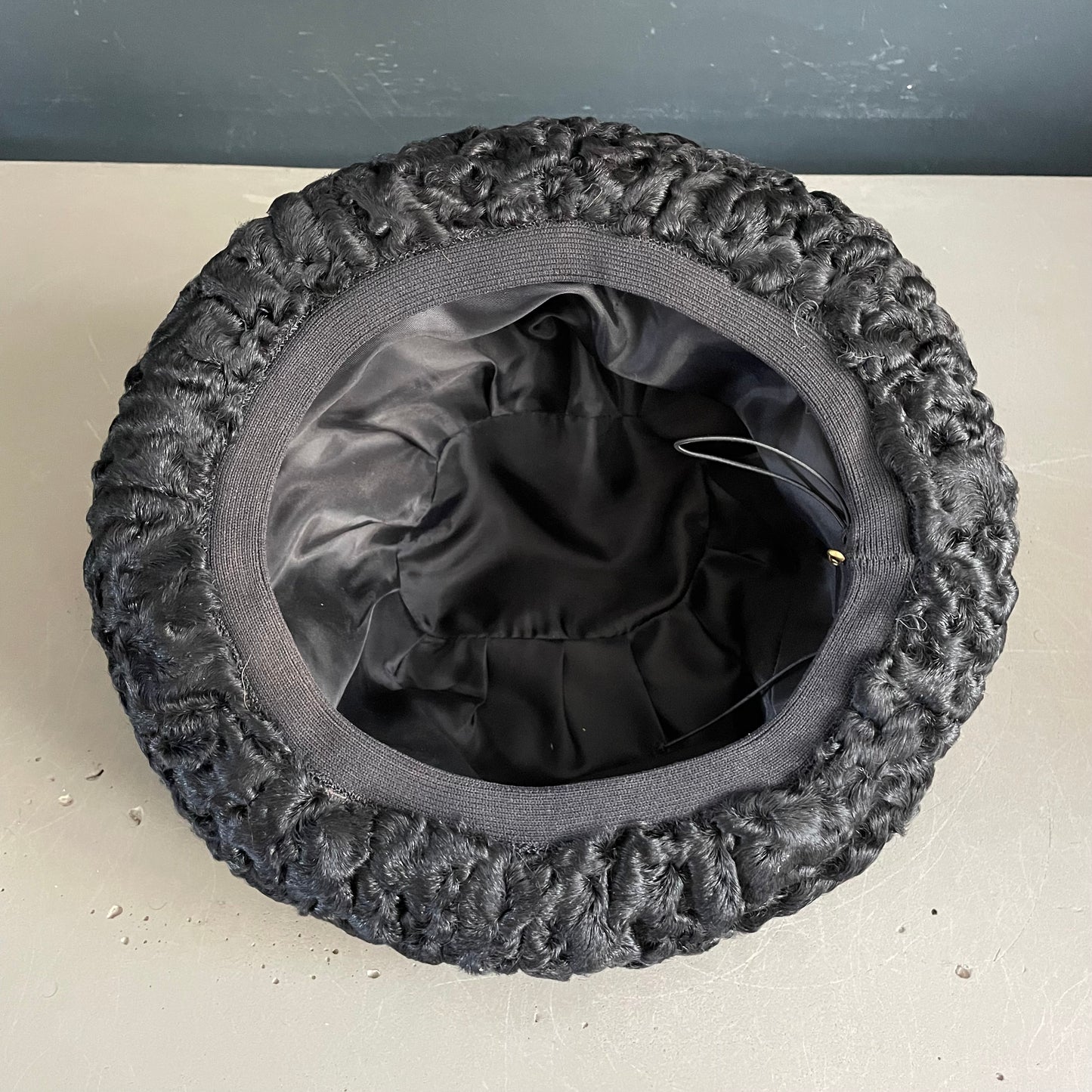 Chapeau toque en astrakan et daim - Ref 1080