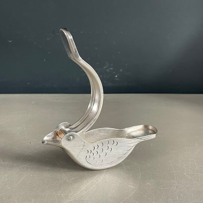 Presse-citron oiseau ancien en metal argenté - Ref 929