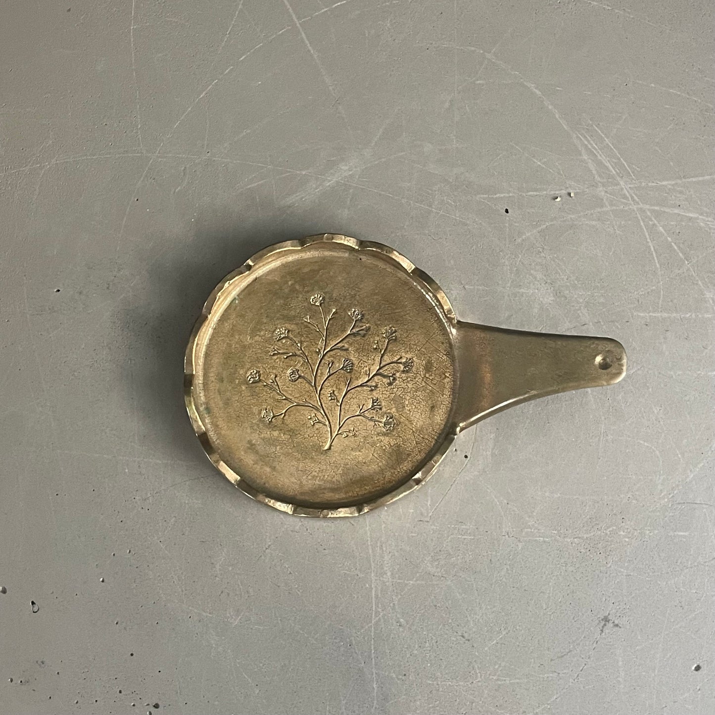 Coupelle en laiton gravée et signee - Ref 1127
