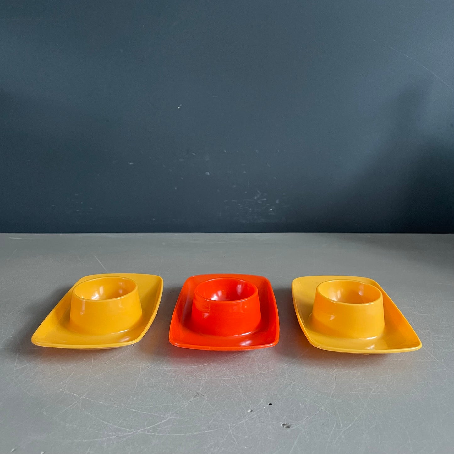 Lot de 9 coquetiers vintage en plastique - Ref 926