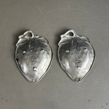 2 coupelles fraises en étain - Ref 1260