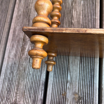 Étagère en noyer en bois perlé - Ref 1240