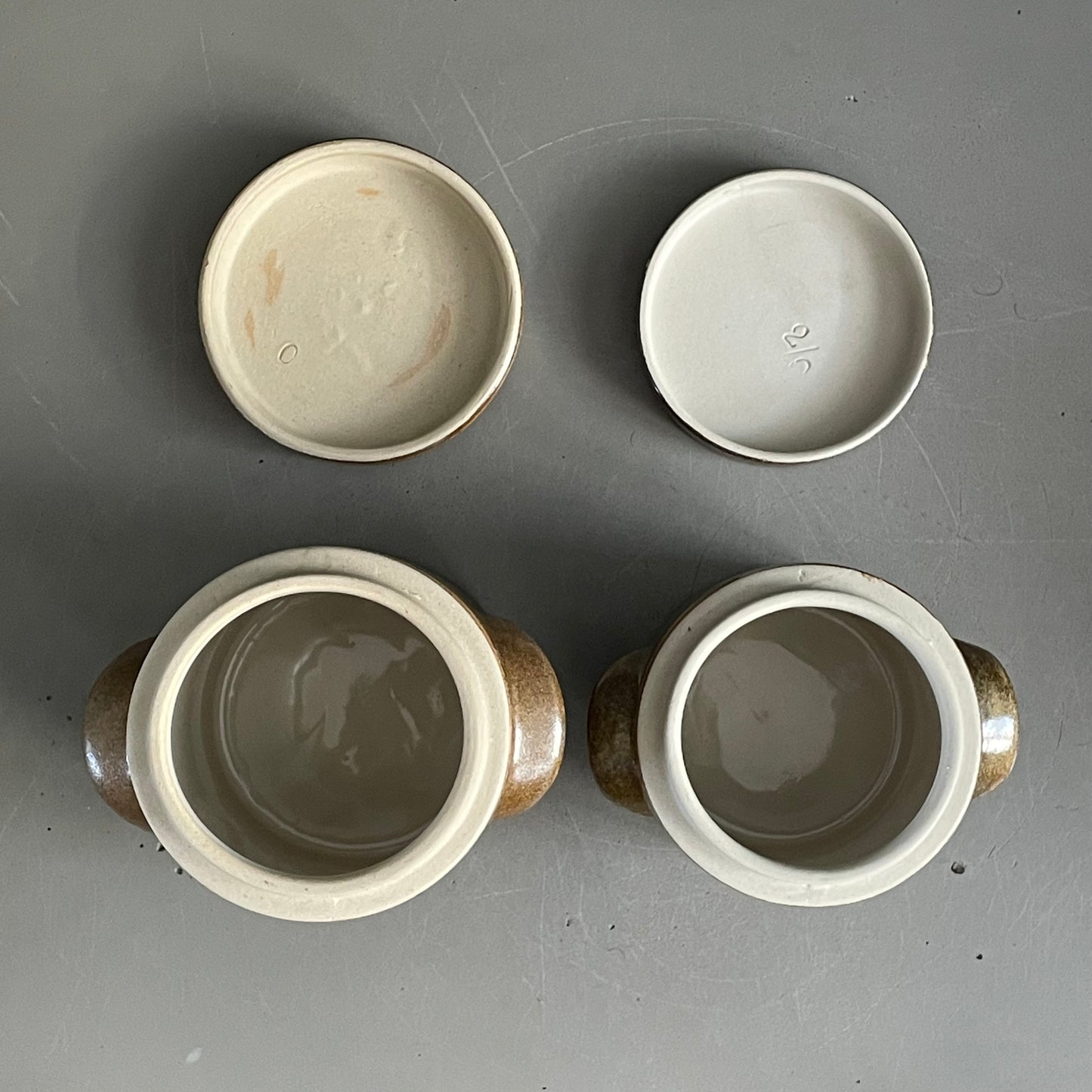 2 pots à condiments en grès émaillé - Ref 1083