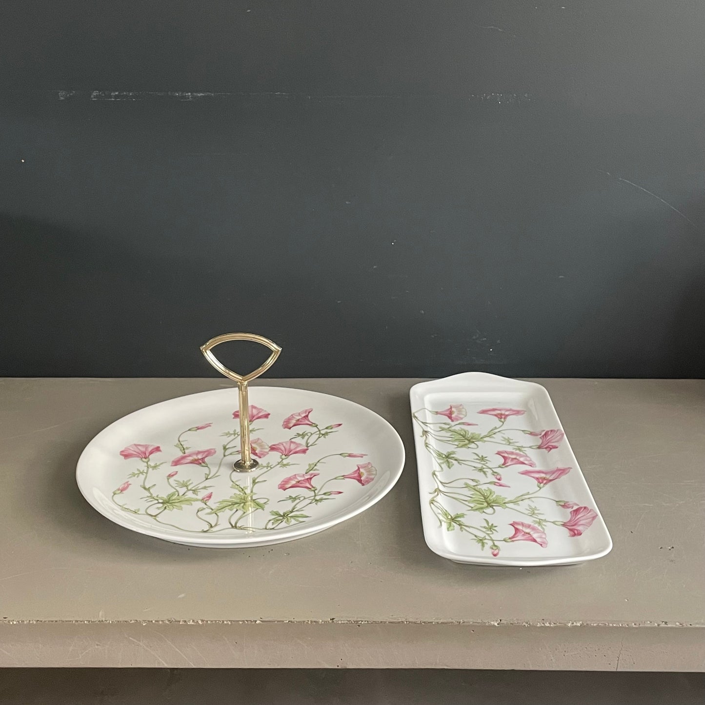 Lot de 2 plats en porcelaine Pillivuyt motif Liserons - Ref 1135