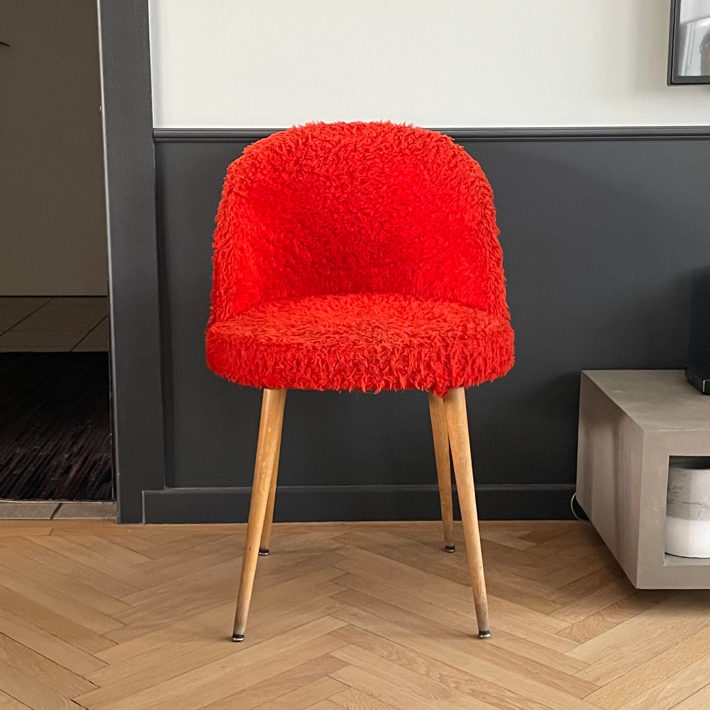 Chaise moumoute orange vintage - Ref 1099