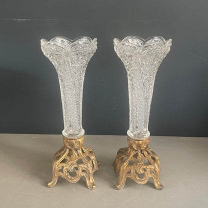 Paire du bougeoirs en régule et verre moulé - Ref 937