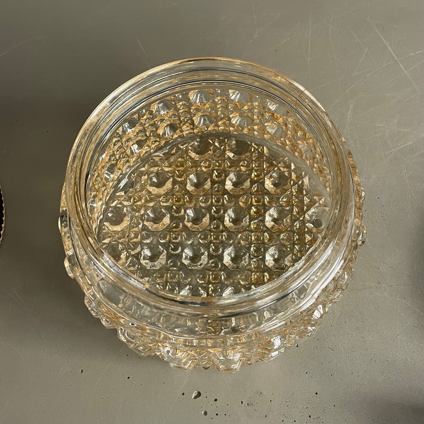 Plafonnier ou applique en verre moulé ambré - Ref 1180