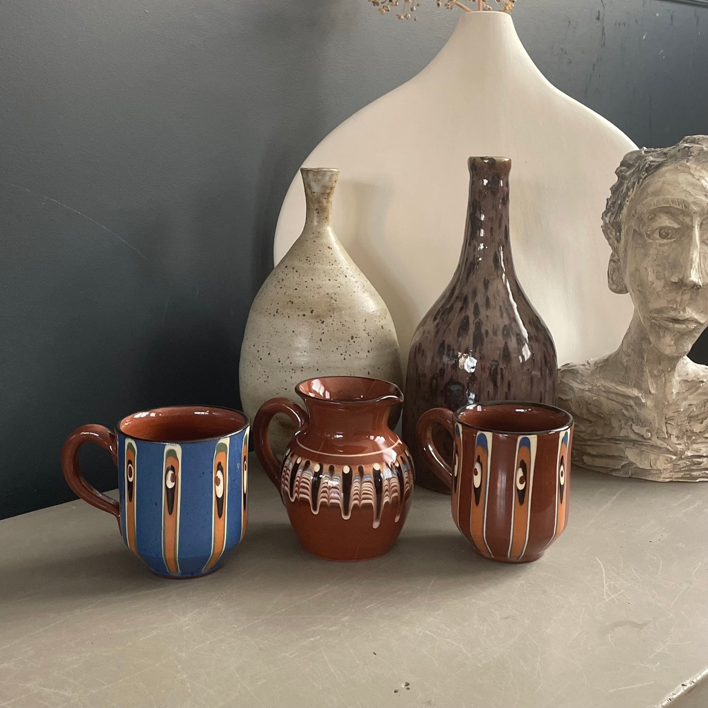 Ensemble tasses et pot à lait - Bulgarie - Ref 1139