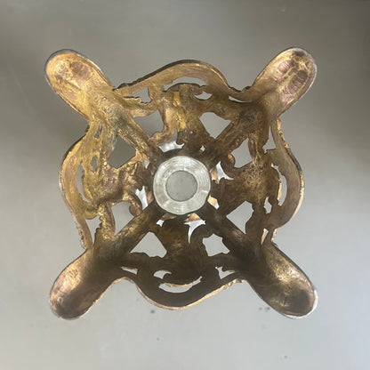 Paire du bougeoirs en régule et verre moulé - Ref 937