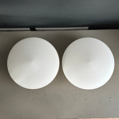Paire d’appliques murales avec globes soucoupes en opaline - Ref 1266