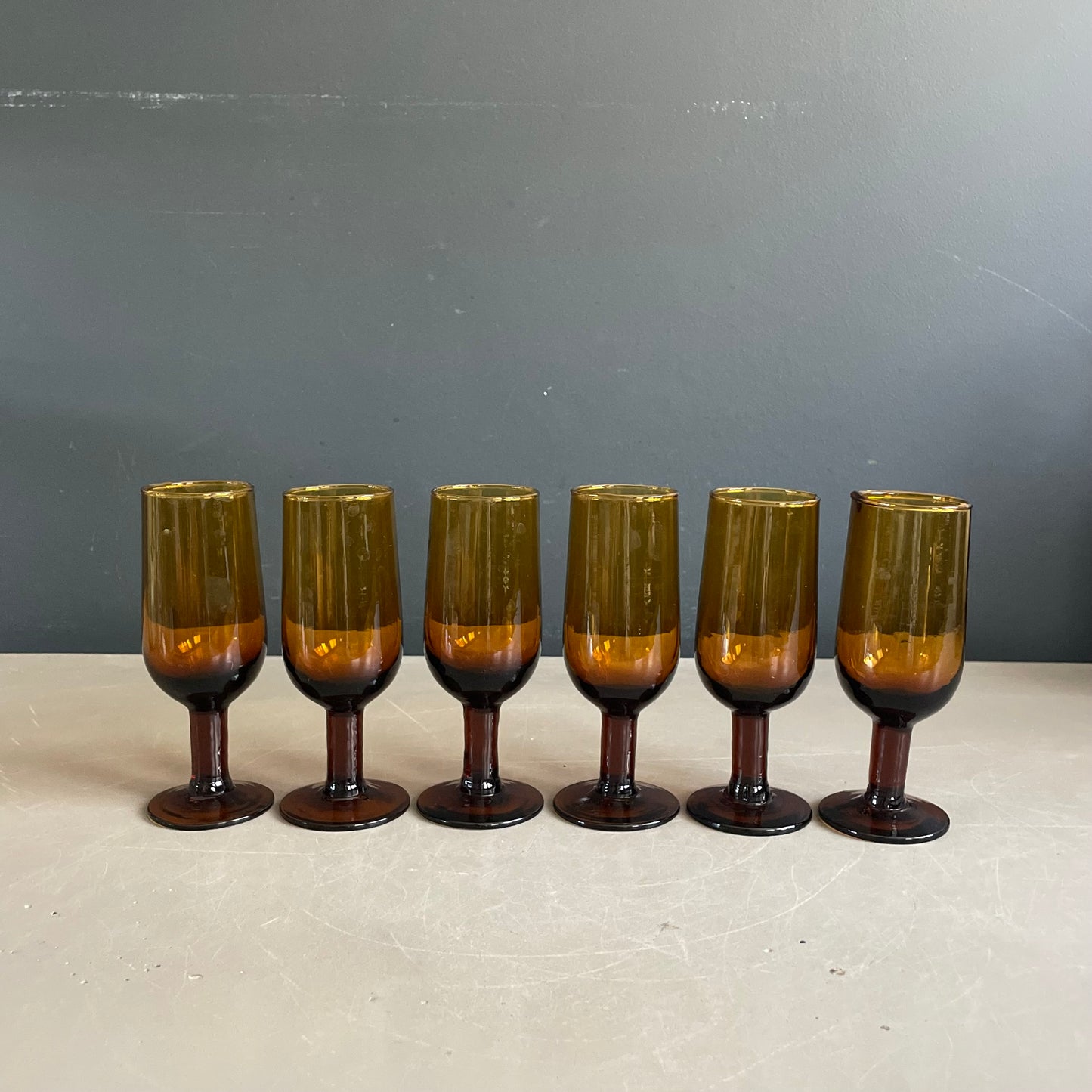 Service en verre fumé - Ref 1069