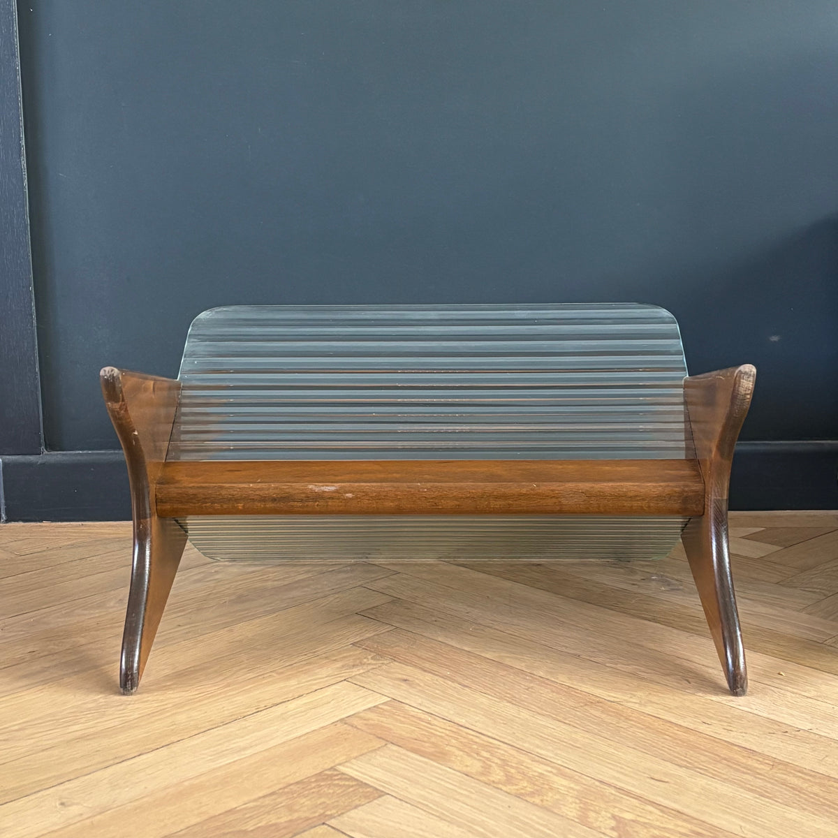 Porte-revues en verre cannelé et bois - années 50 - Ref 1377