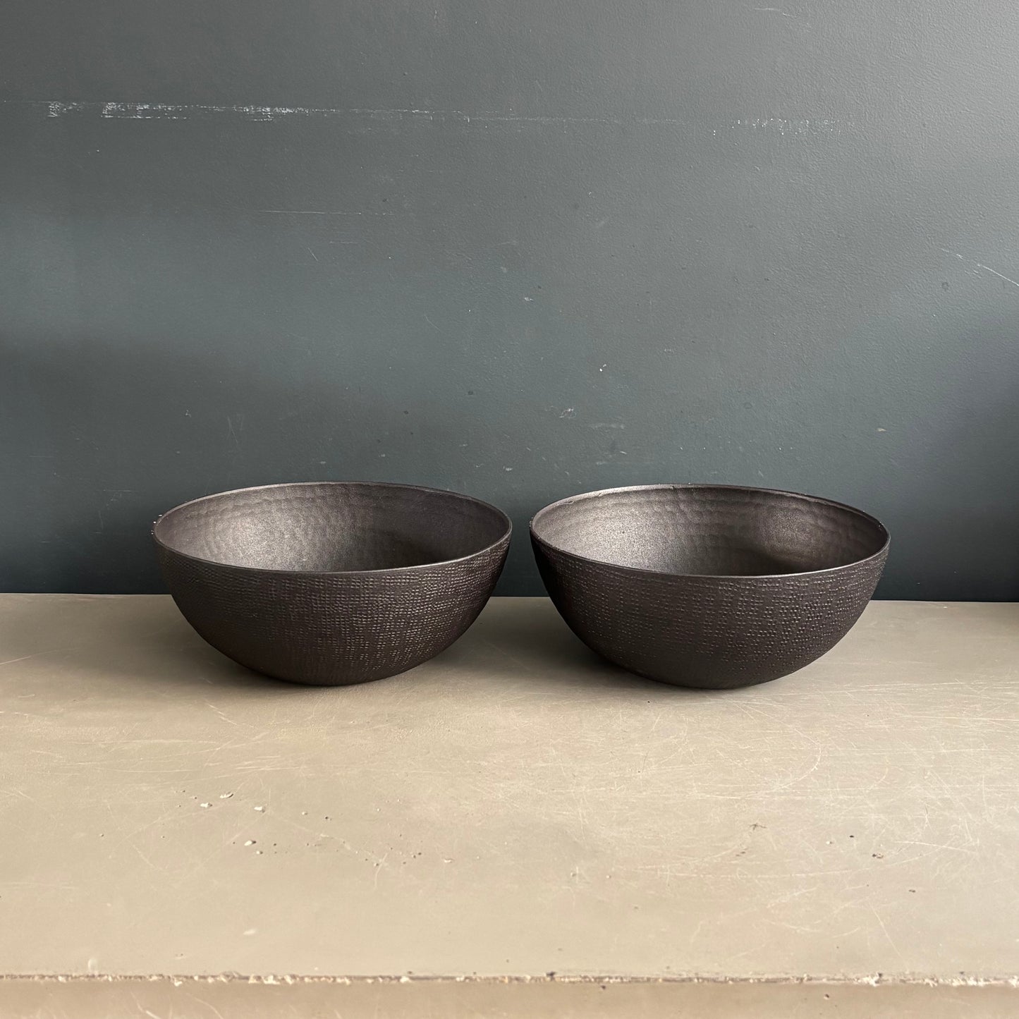 Paire de bols vide-poche en métal laqué noir - Ref 1249