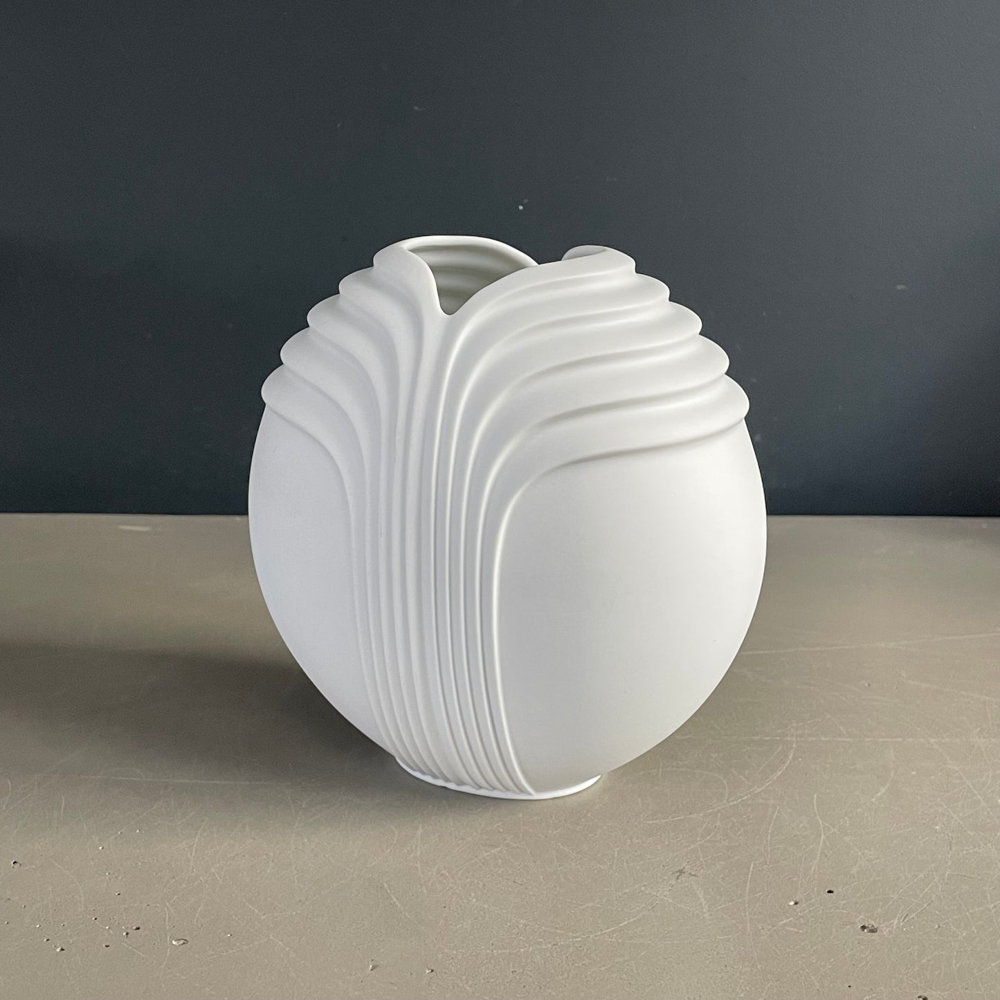 Vase en biscuit Rosenthal - Ref 1056