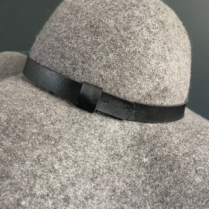 Chapeau en feutre avec broche - Ref 1065