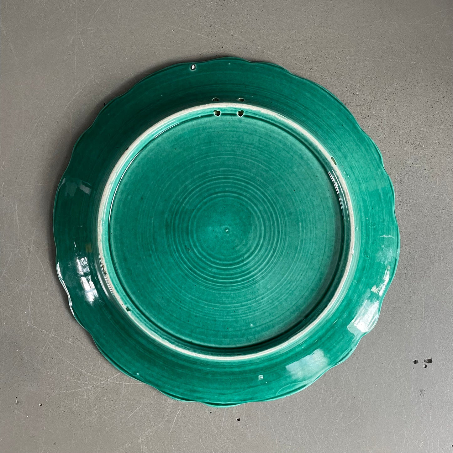 Assiette en barbotine blason de Gruyères - Ref 927