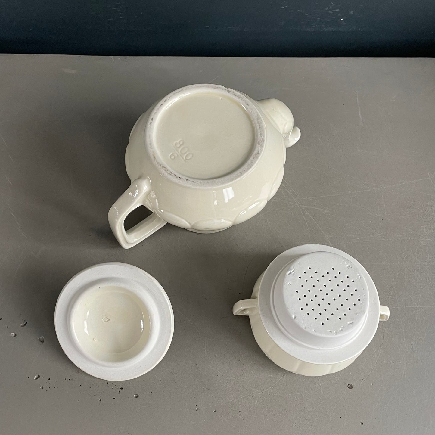 Cafetière ancienne avec filtre en céramique - Ref 1174
