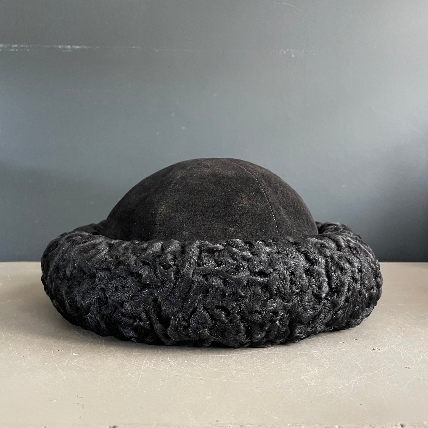 Chapeau toque en astrakan et daim - Ref 1080