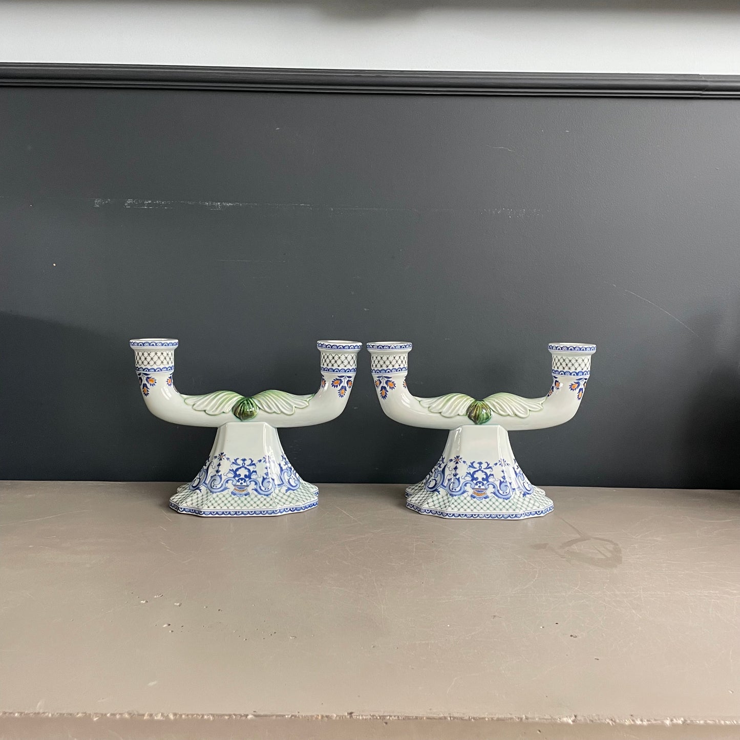 Paire de chandeliers en faïence de Gien - pieds de lampes - Ref 1170