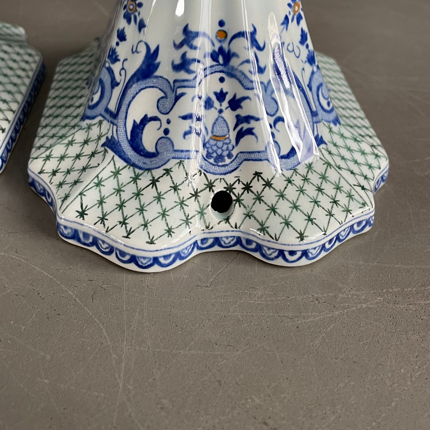 Paire de chandeliers en faïence de Gien - pieds de lampes - Ref 1170