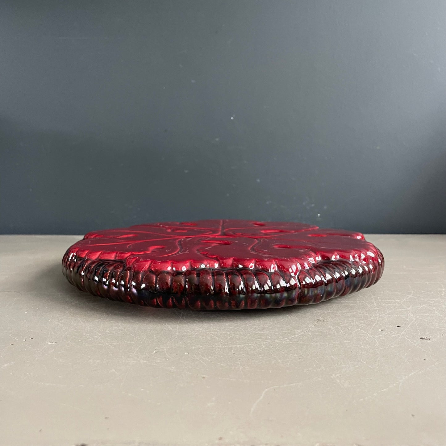 Dessous de plat en faïence bordeaux - Ref 1156
