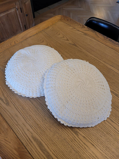 Set of 2 crochet cushions