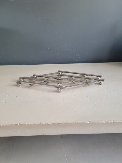 Dessous de plat articulé en métal argenté - Ref 1034