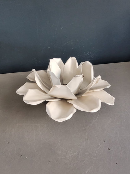 Plafonnier ou applique fleur en métal peint - Ref 908