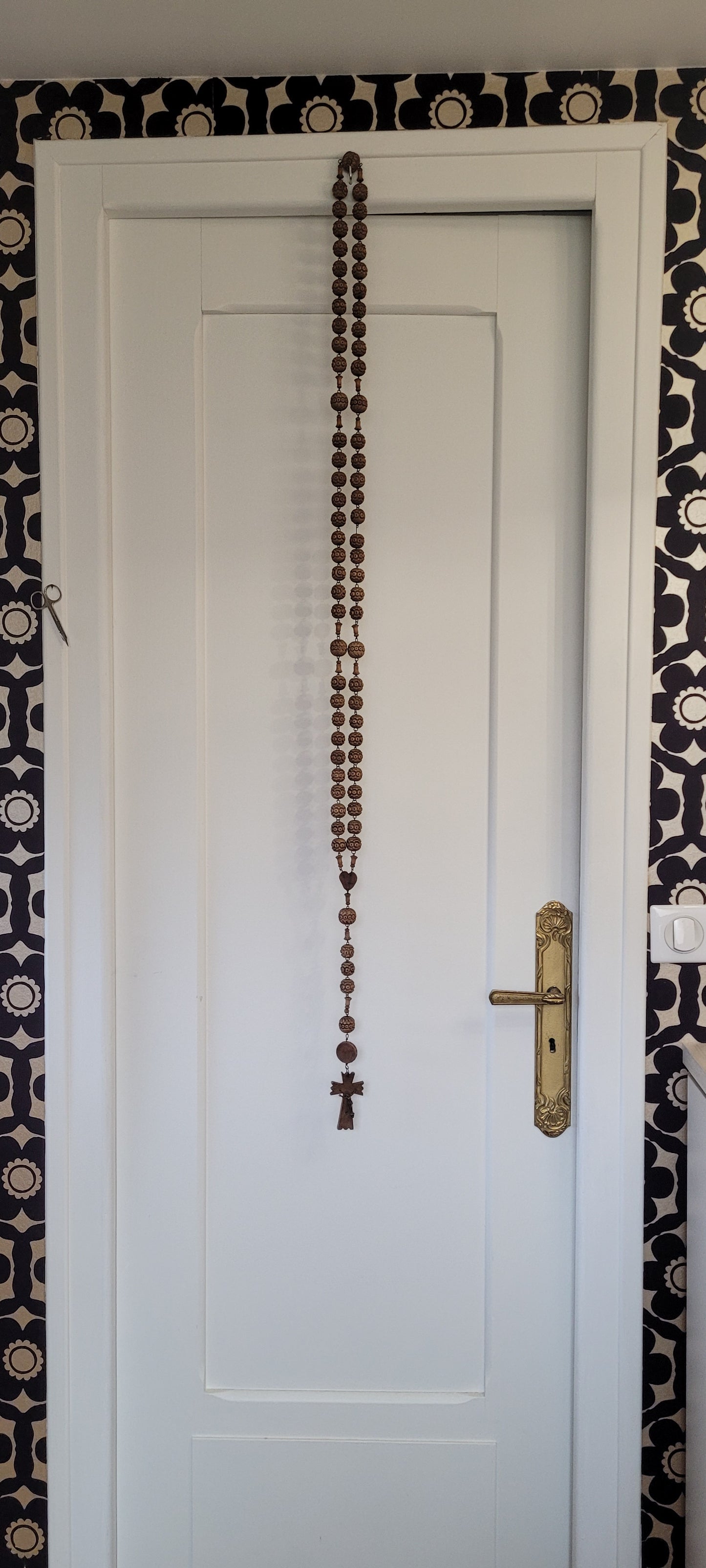 Grand chapelet en bois sculpté 130cm - Notre Dame de Lourdes - Ref 787