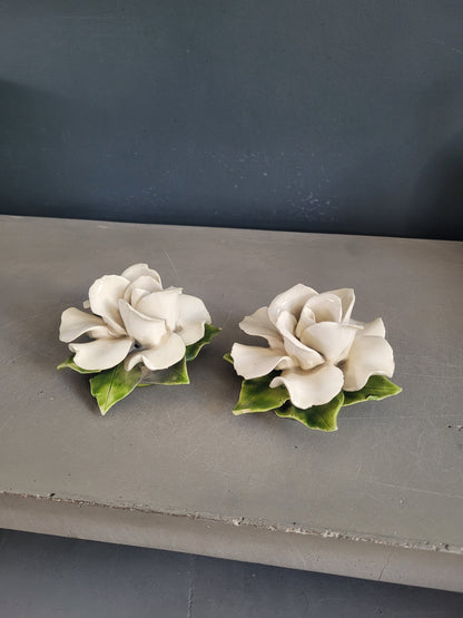 Paire de roses en céramique à suspendre- Ref 555