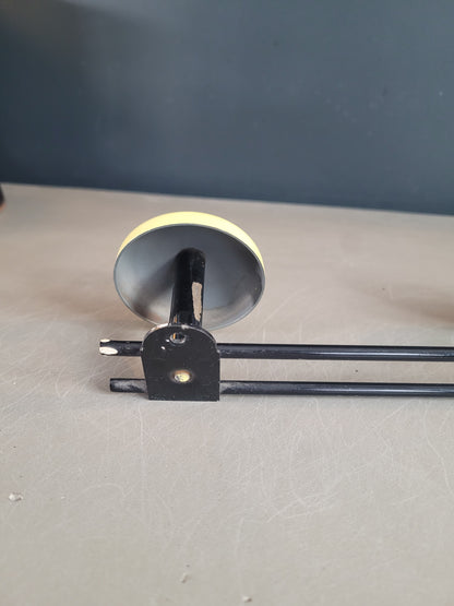 Porte-manteaux mural vintage 3 patères jaune - Ref 310