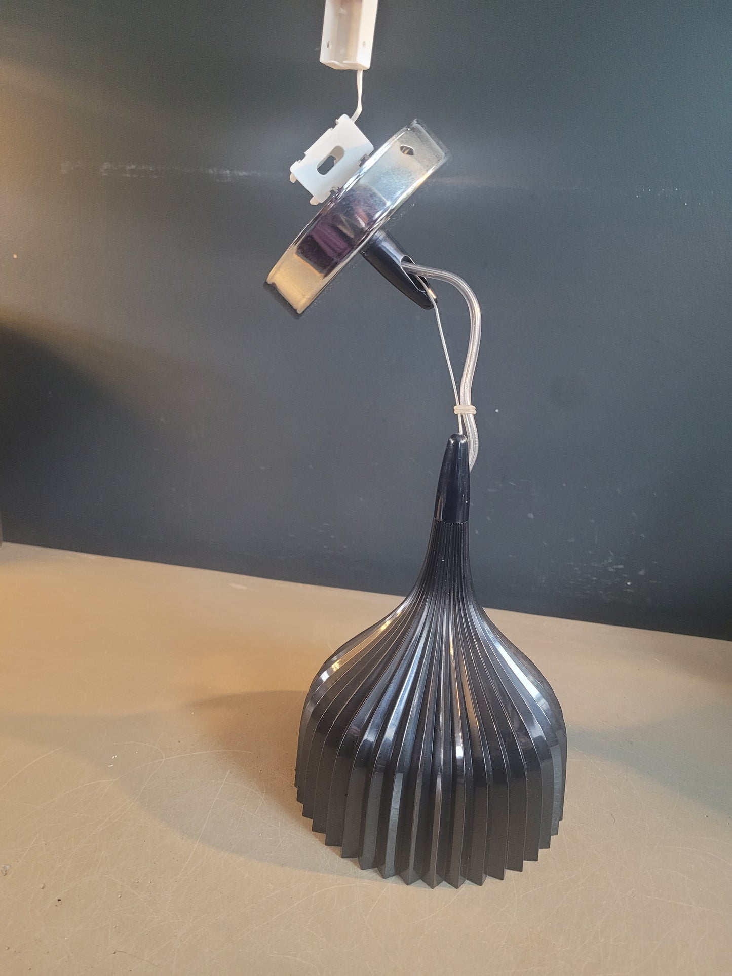 Suspension Kartell noire modèle E' - Ref 569