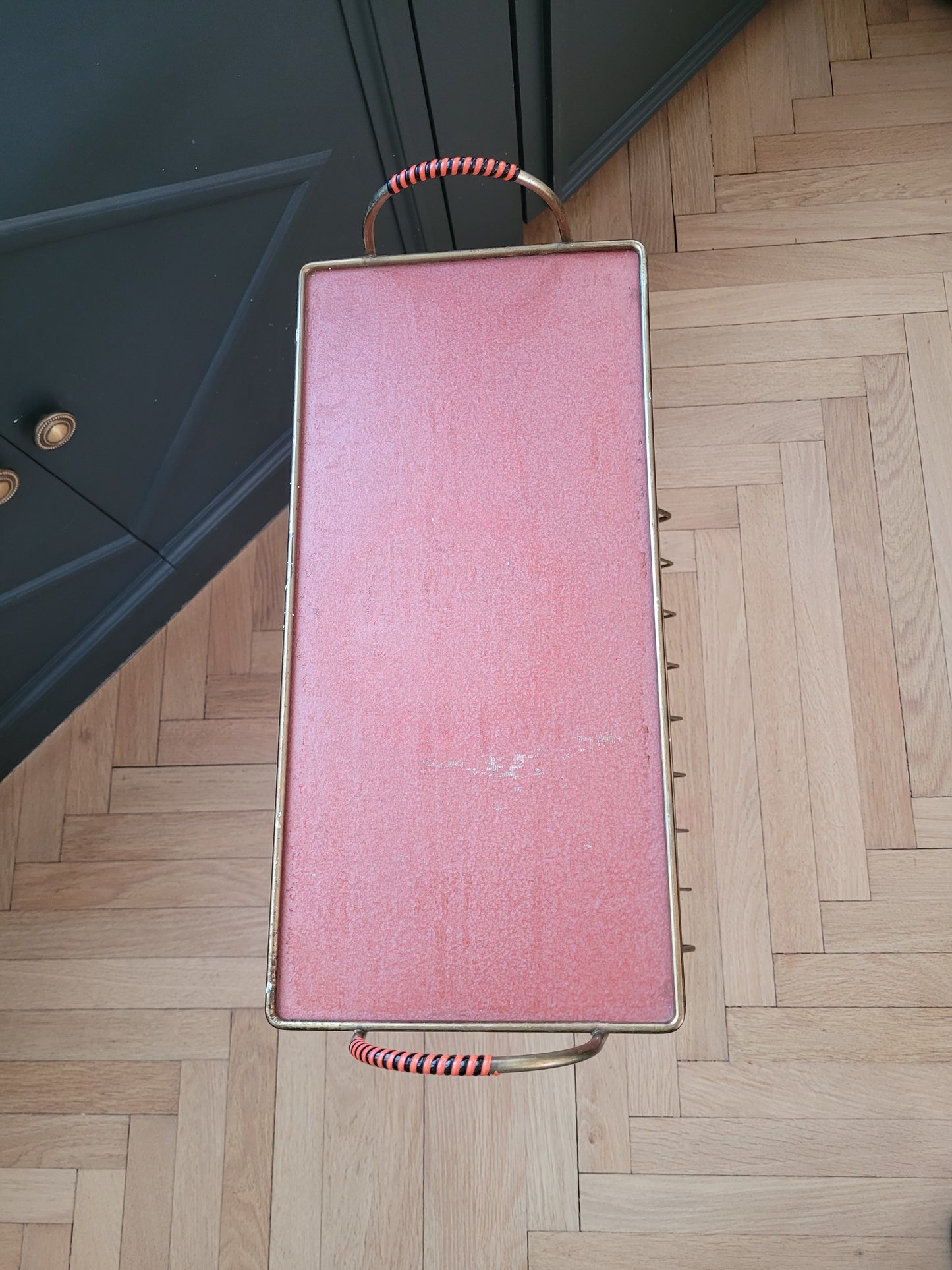 Bout de canapé- porte-revues en fil laiton vintage - Ref 742