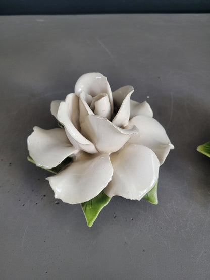Paire de roses en céramique à suspendre- Ref 555