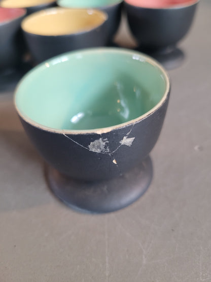 Lot de 6 coquetiers noir et couleur en céramique - Ref 615