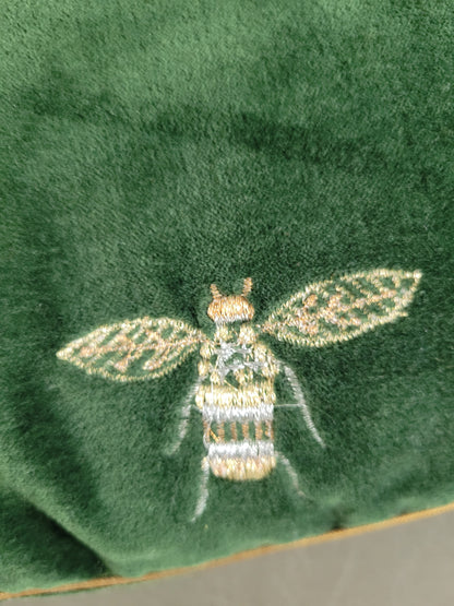 Coussin en velours motifs brodés abeilles- Ref 587