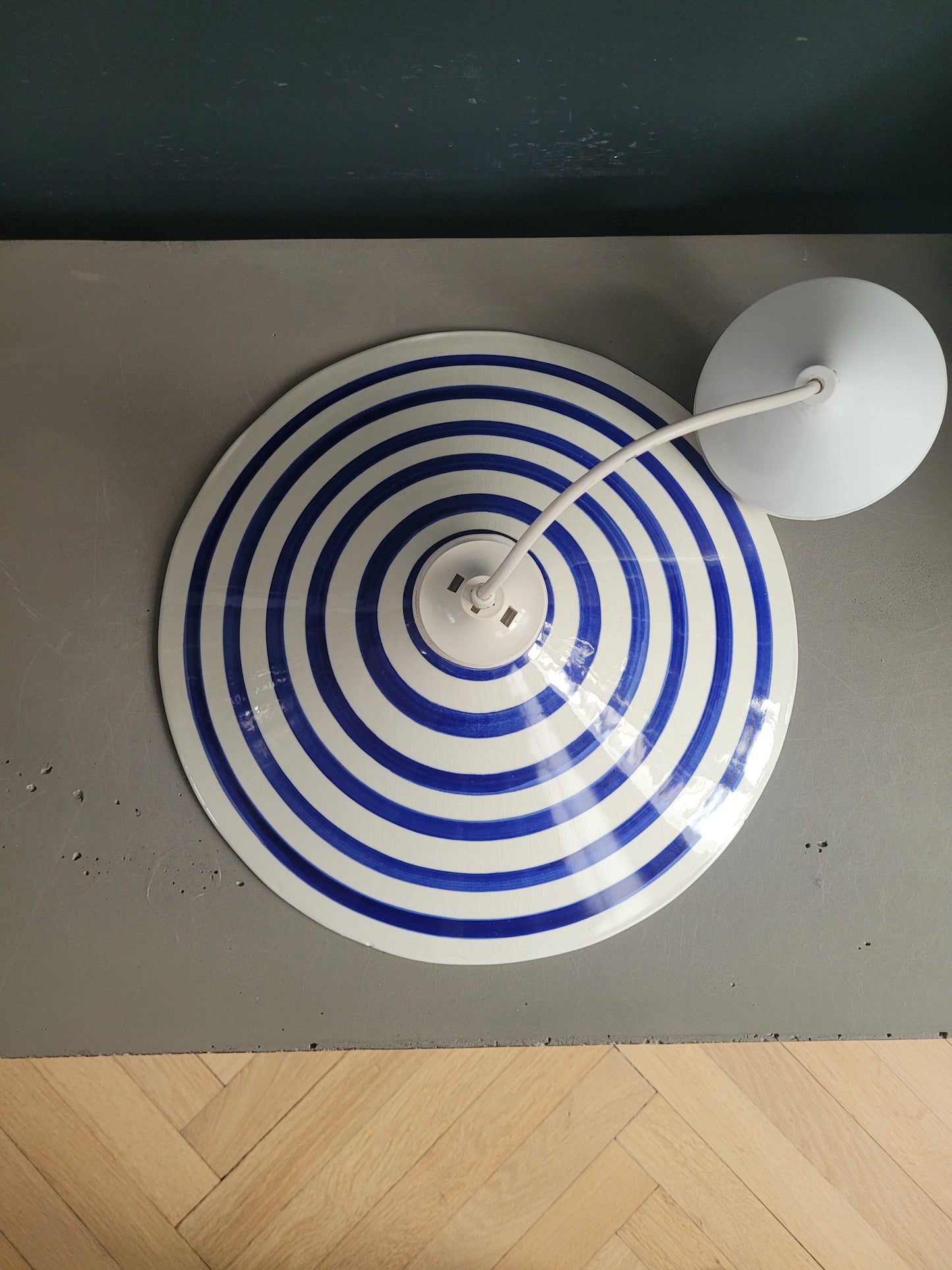 Suspension en céramique motif rayé bleu et blanc - Ref 970